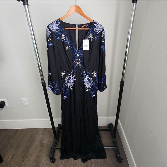Free People Gypsy Floral Embroidered Jumpsuit size 10 New with Tags - Picture 4 of 7